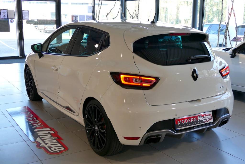 Renault Clio 4 RS Trophy 220 EDC 14