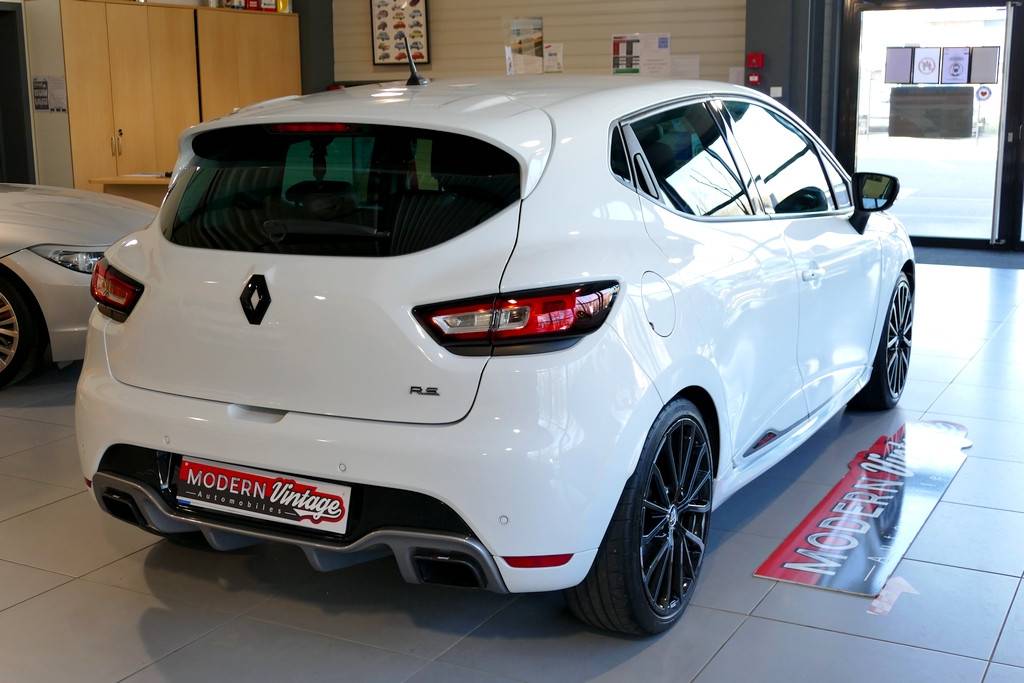 Renault Clio 4 RS Trophy 220 EDC 15