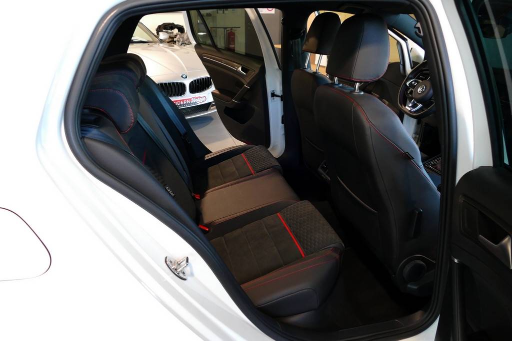 Volkswagen Golf VII GTI Performance 245 DSG Facelift 4