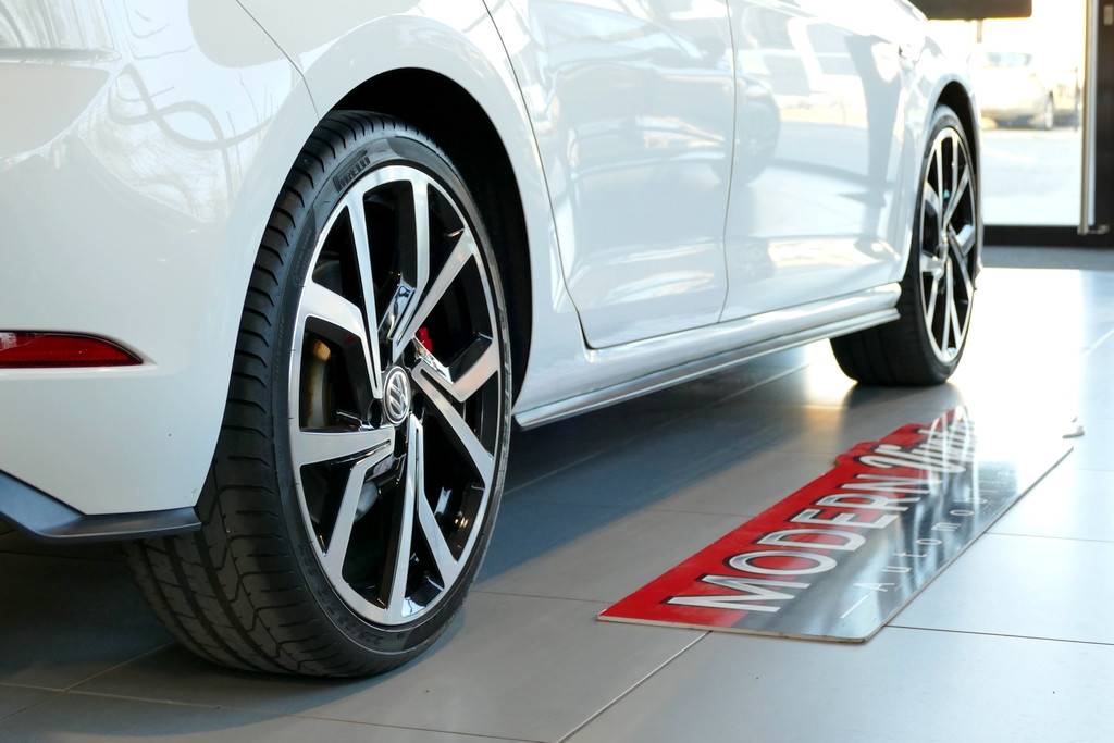 Volkswagen Golf VII GTI Performance 245 DSG Facelift 18
