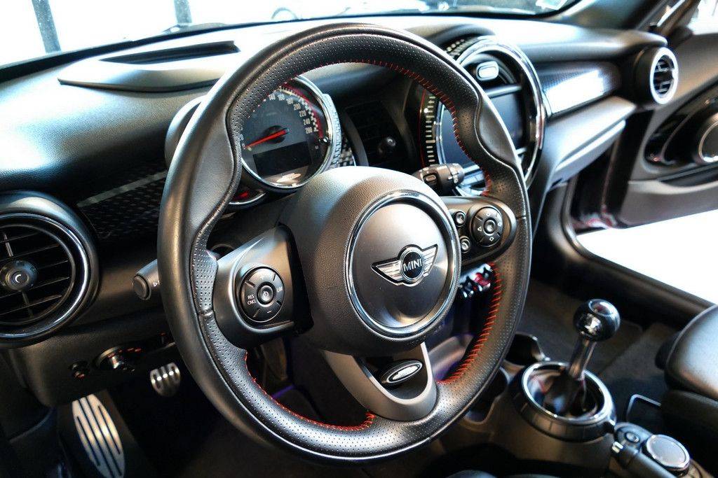 Mini Cooper John Cooper Works 231cv 6