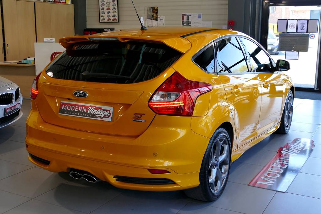 Ford Focus ST 2.0 Ecoboost 250cv 16