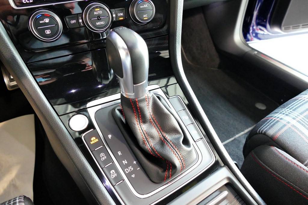 Volkswagen Golf VII GTI Performance 245 DSG Facelift 8