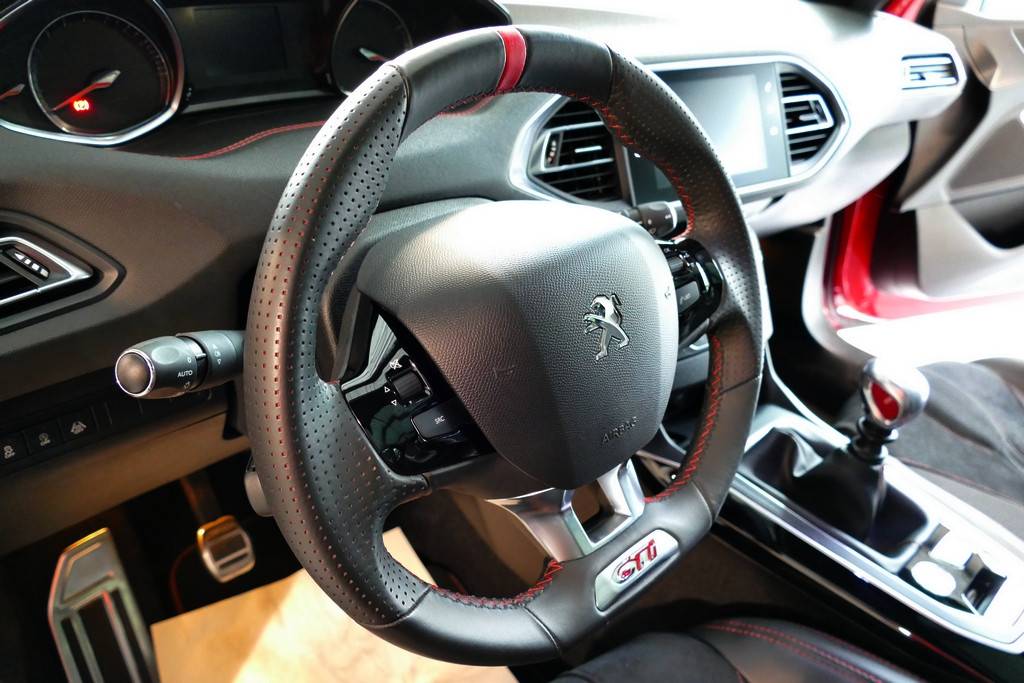 Peugeot 308 GTi 1.6 THP 272cv Facelift 7