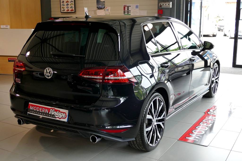 Volkswagen Golf VII GTI Performance 230cv 15