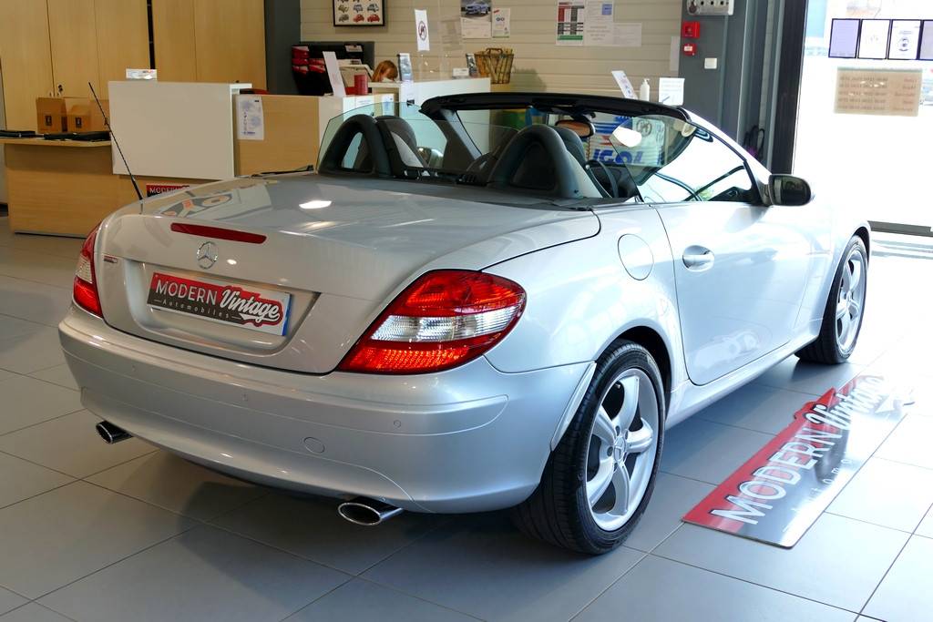 Mercedes-Benz SLK 350 V6 7G-Tronic 272cv 10