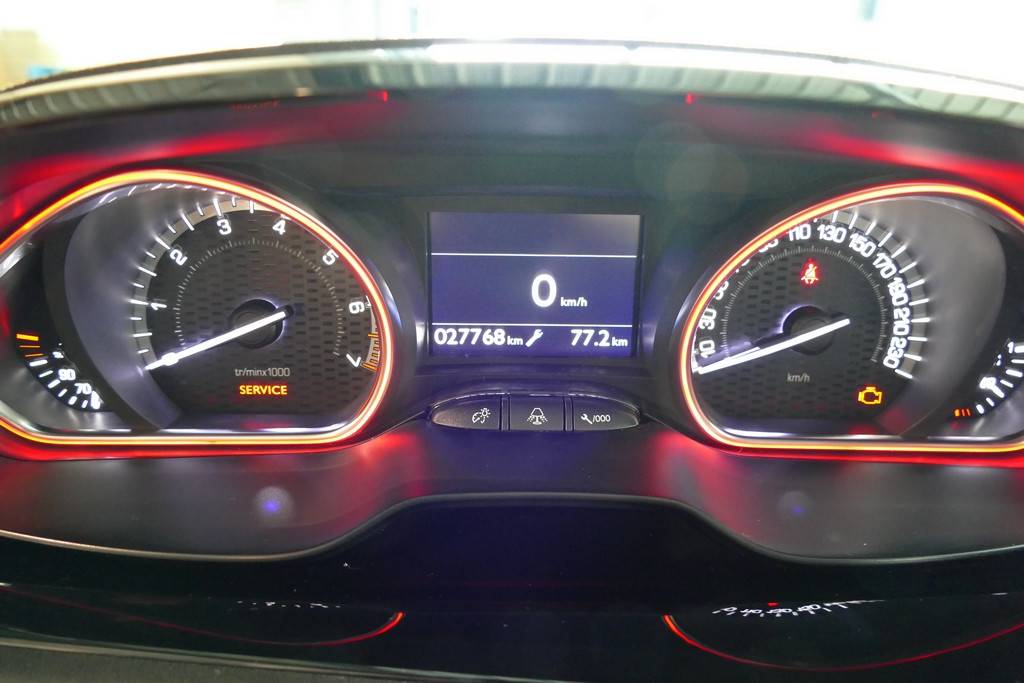 Peugeot 208 GTi 1.6 THP 200cv 9