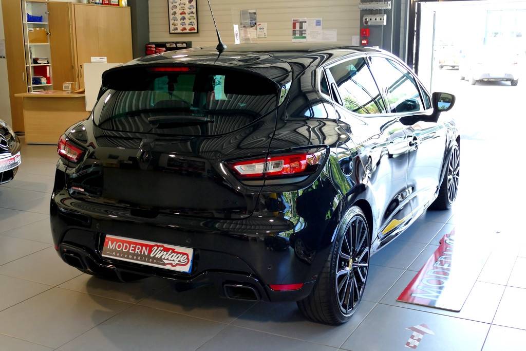 Renault Clio 4 RS18 Trophy 220 EDC 15