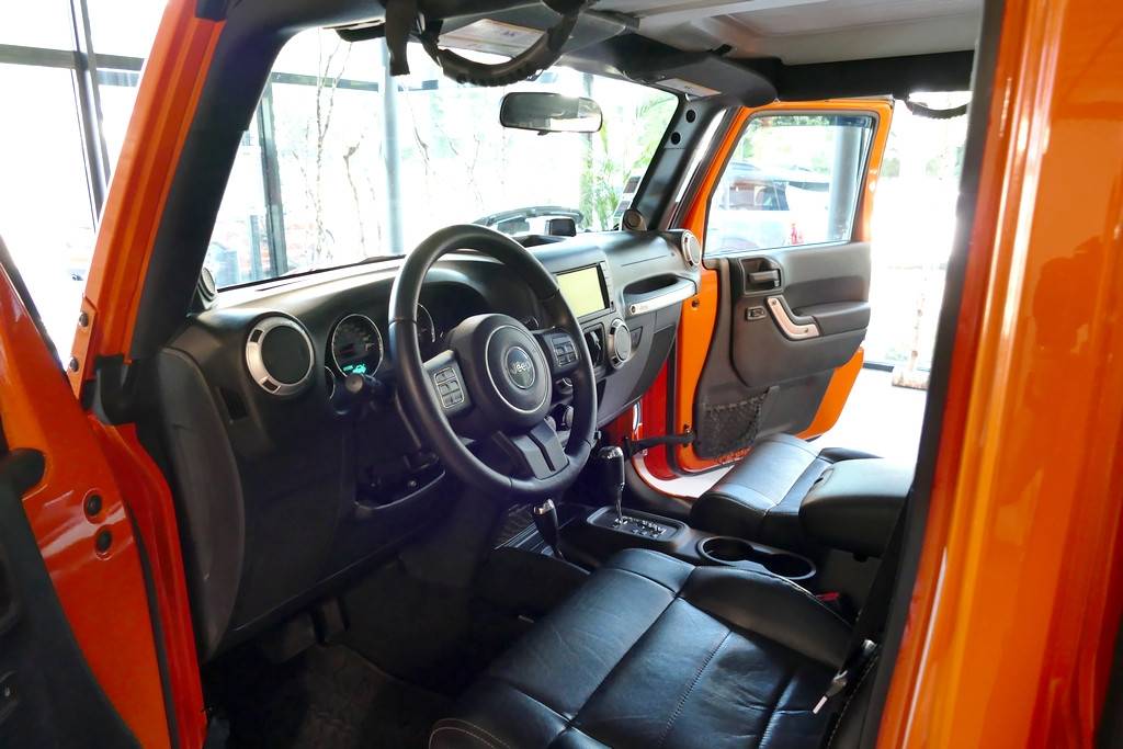 Jeep Wrangler 2.8 CRD Unlimited 200cv Sahara Orange Crush! 17