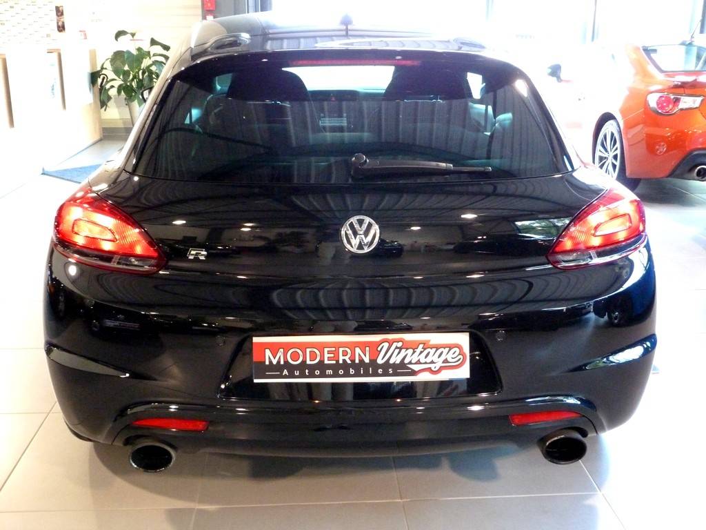 Volkswagen Scirocco R 2.0 TSI 265 12