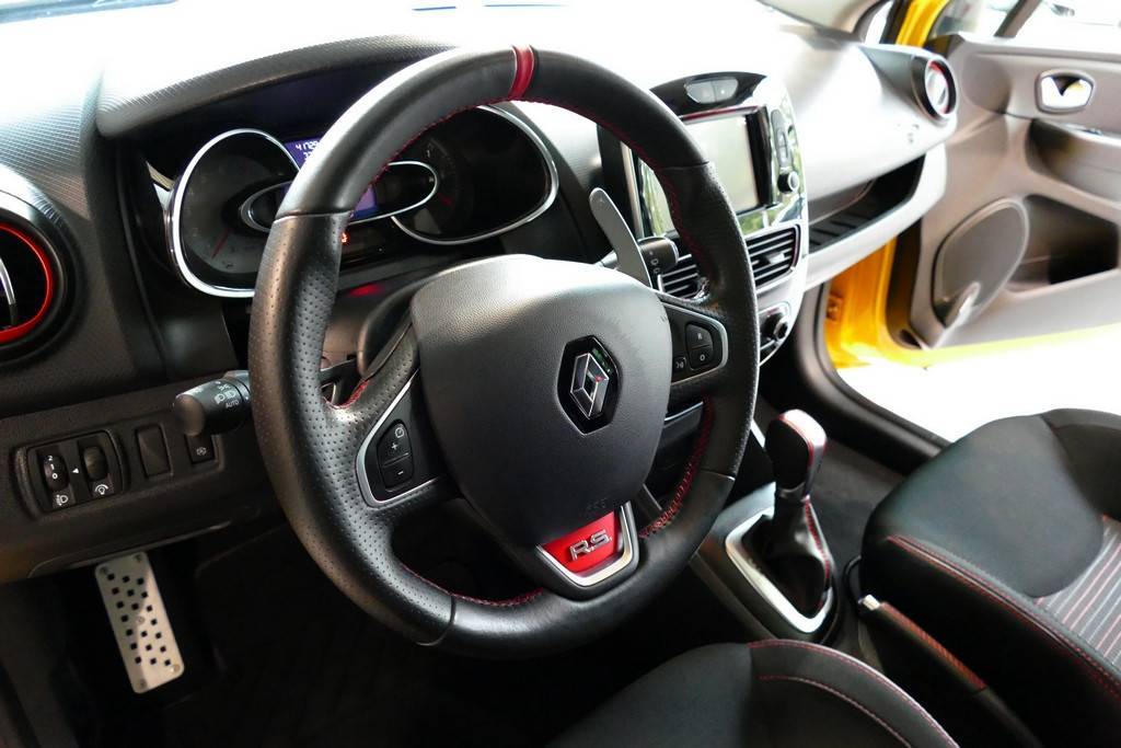 Renault Clio 4 RS Trophy 220 EDC 6