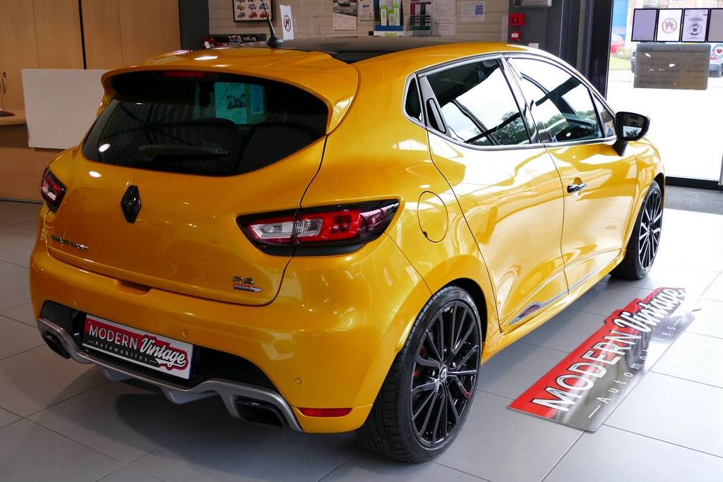 Renault Clio 4 RS Trophy 220 EDC 15