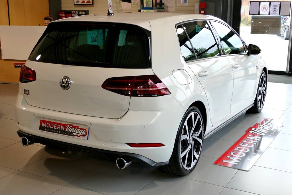 Volkswagen Golf VII GTI 230cv Facelift 14