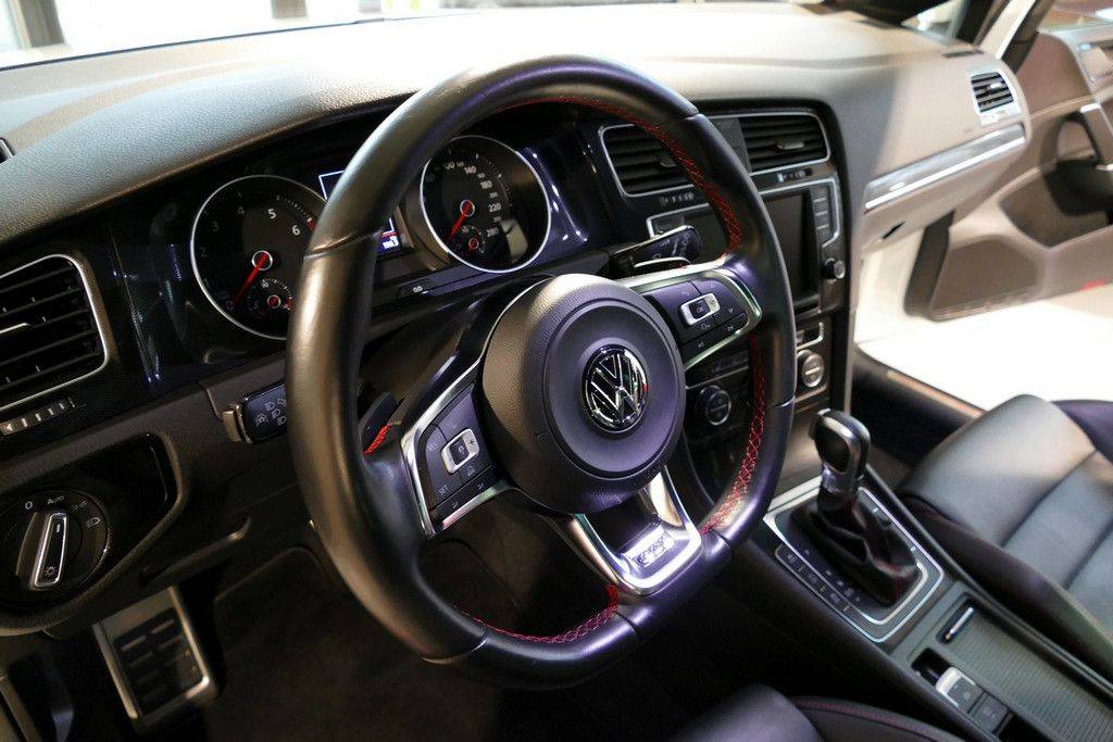 Volkswagen Golf VII GTI Performance 230cv DSG 7