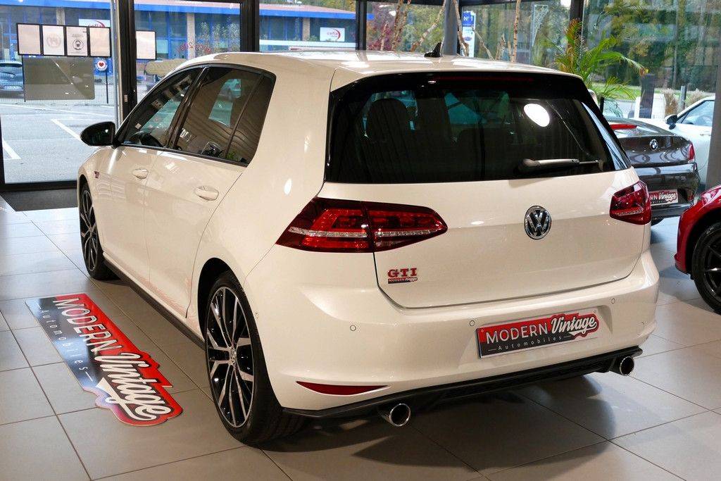 Volkswagen Golf VII GTI Performance 230cv DSG 13