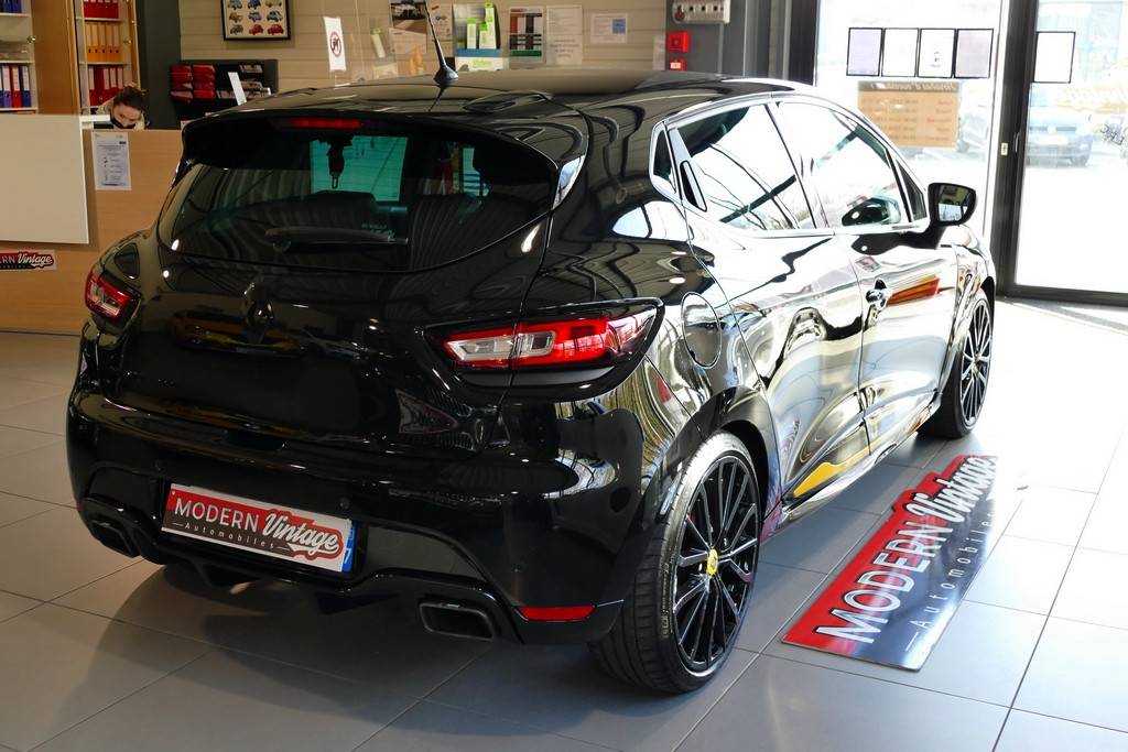 Renault Clio 4 RS18 Trophy 220 EDC 17