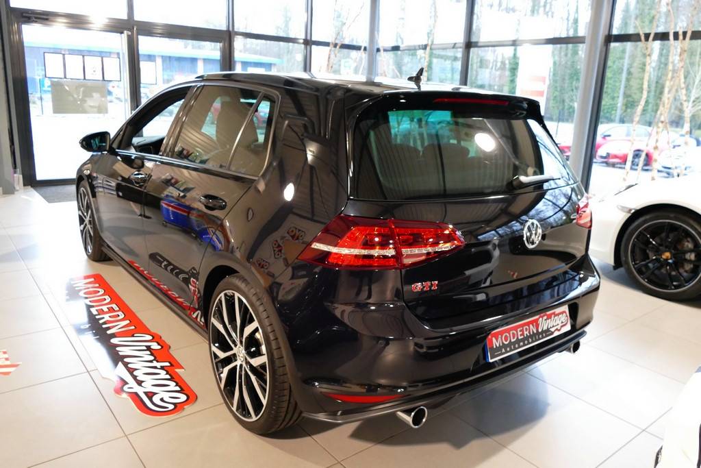 Volkswagen Golf VII GTI Performance 230cv DSG 14