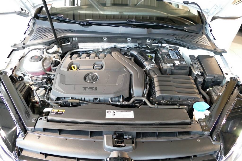 Volkswagen Golf VII 1.5 TSI EVO 150cv R-Line 13