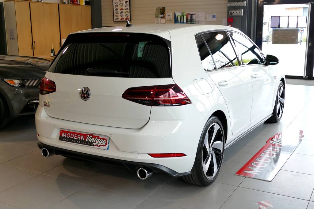 Volkswagen Golf VII GTI 230cv Facelift 13