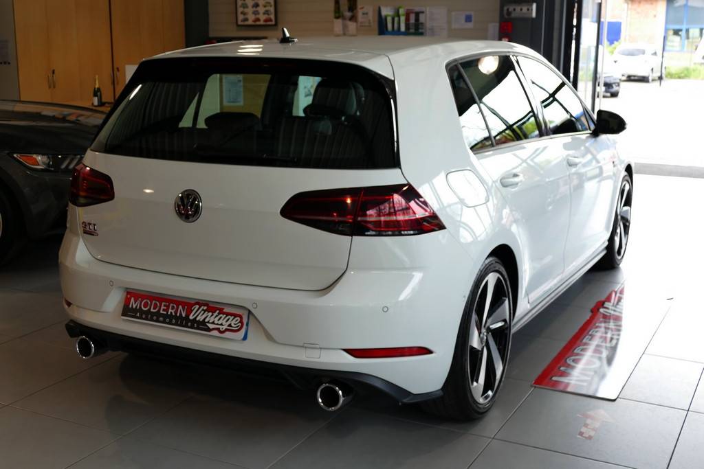 Volkswagen Golf VII GTI Performance 245 DSG Facelift 16