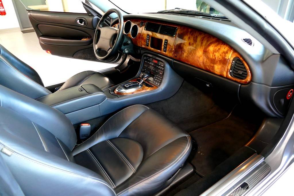 Jaguar XK8 Coupe 4.2 V8 Final Edition 8