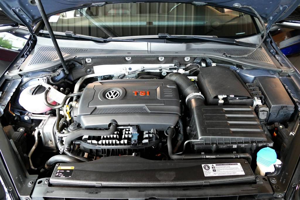 Volkswagen Golf VII GTI Performance 230cv DSG 16