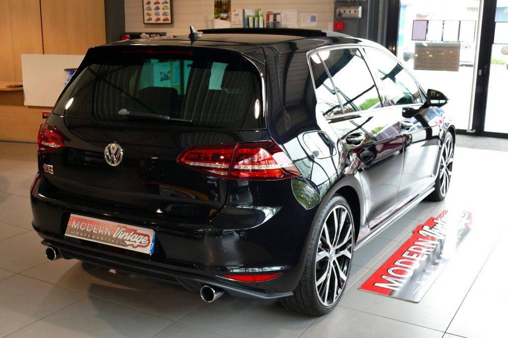 Volkswagen Golf VII GTI Performance 230cv DSG 17