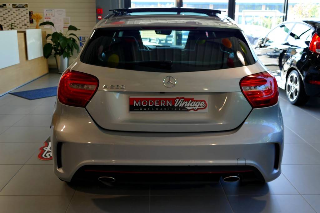 Mercedes-Benz A250 Sport 7G-DCT 14