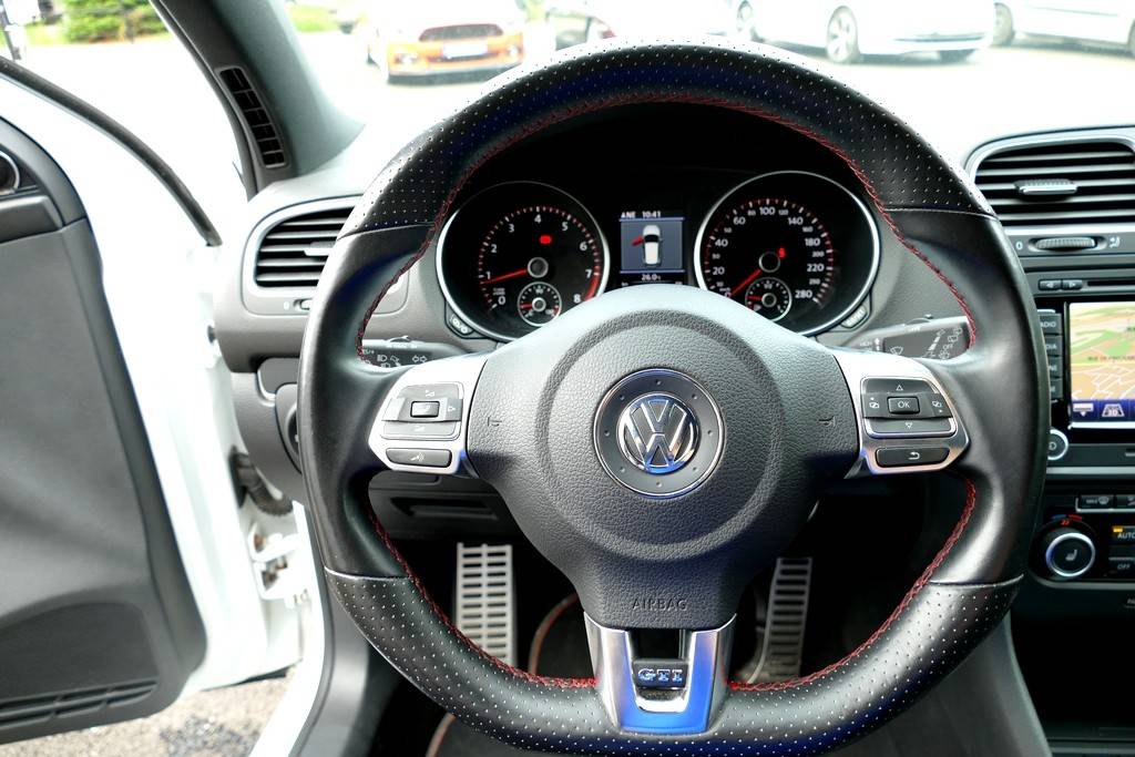 Volkswagen Golf VI GTI 235 Edition 35 13