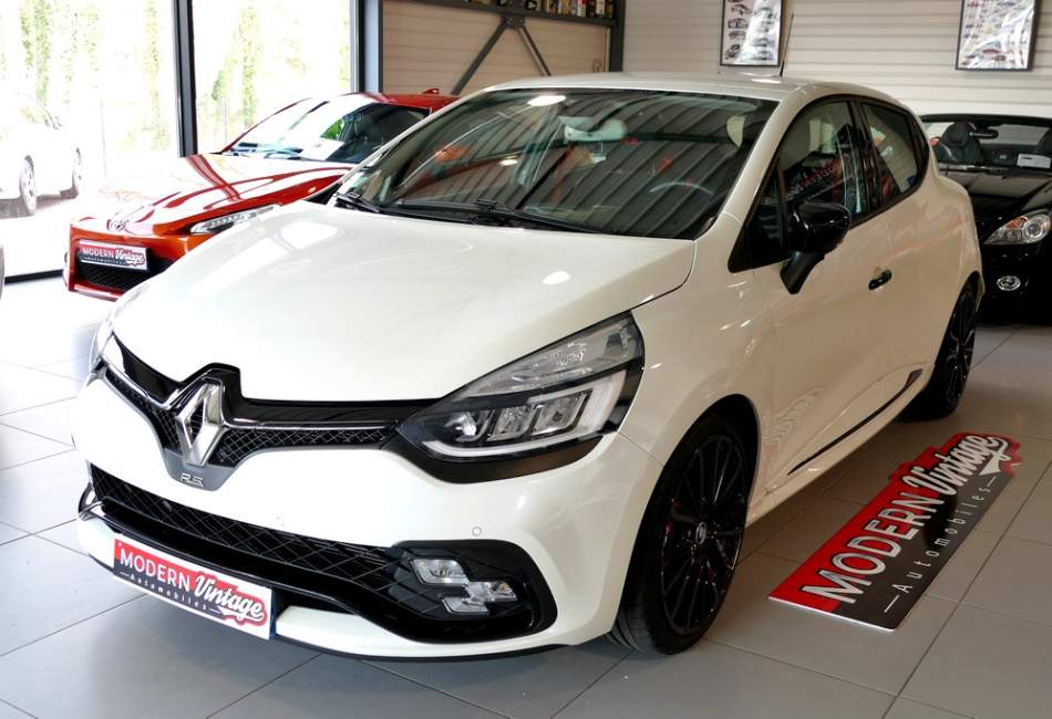 Renault Clio 4 RS Trophy 220 EDC