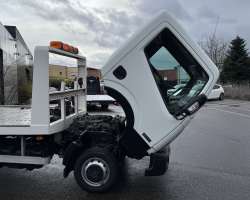 Nissan Cabstar NT400 2.5 136cv 1