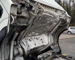 Nissan Cabstar NT400 2.5 136cv 4