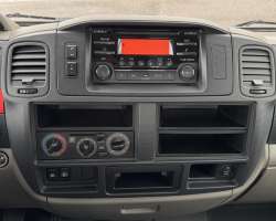 Nissan Cabstar NT400 2.5 136cv 9