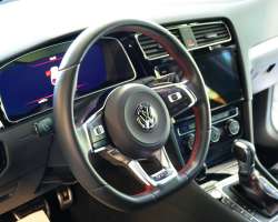 Volkswagen Golf VII GTI Performance 245cv DSG 2