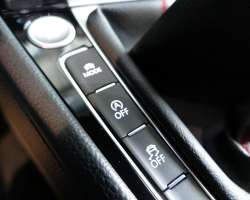 Volkswagen Golf VII GTI 230cv Facelift 12