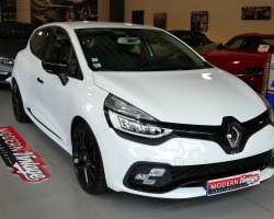 Renault Clio 4 RS Trophy 220 EDC 2 Renault Clio 4 RS Trophy 220 EDC 2