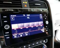 Volkswagen Golf VII GTI Performance 245cv DSG 11