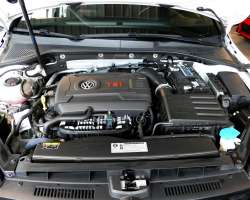 Volkswagen Golf VII GTI Performance 245cv DSG 17