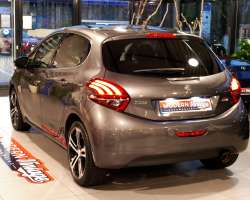 Peugeot 208 1.2 Puretech 110cv GT Line 0 Peugeot 208 1.2 Puretech 110cv GT Line 0
