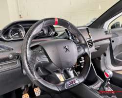 Peugeot 208 GTI 1.6 THP 208cv 17