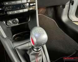 Peugeot 208 GTI 1.6 THP 208cv 18