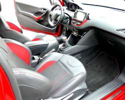 Peugeot 208 GTI 1.6 THP 200cv 5 Peugeot 208 GTI 1.6 THP 200cv 5
