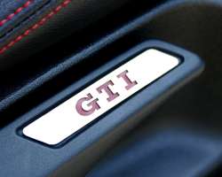 Volkswagen Golf VI GTI Edition 35 7