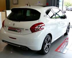 Peugeot 208 GTI 1.6 THP 200 17