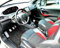 Peugeot 208 GTI 1.6 THP 200 22