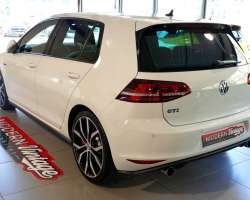 Volkswagen Golf VII GTI Performance 230 DSG 12