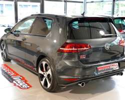 Volkswagen Golf VII GTI Performance 230cv 11