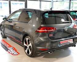 Volkswagen Golf VII GTI Performance 230cv 11