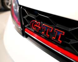 Volkswagen Golf VII GTI Performance 230cv 15