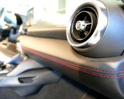 Mazda MX-5 2.0 160 Roadster Selection Recaro 4 Mazda MX-5 2.0 160 Roadster Selection Recaro 4